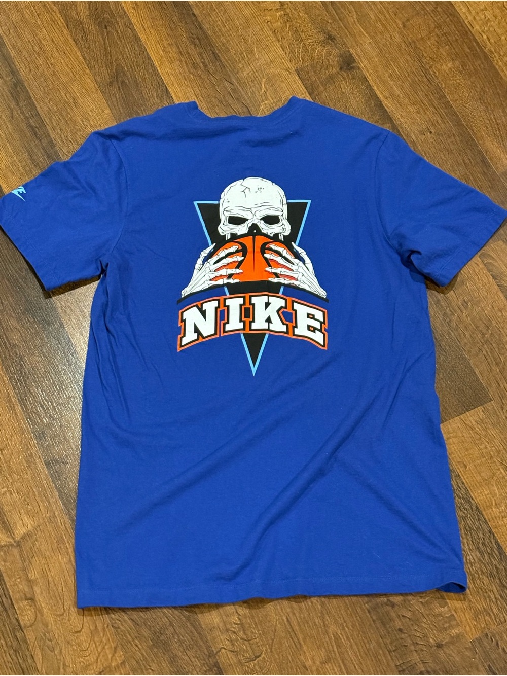 Nike men’s basketball skeleton graphic t shirt (size MED)